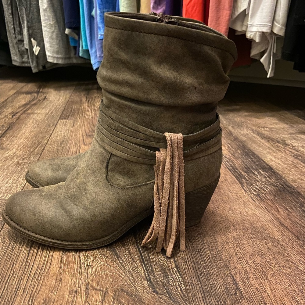 Cute Gray Boots